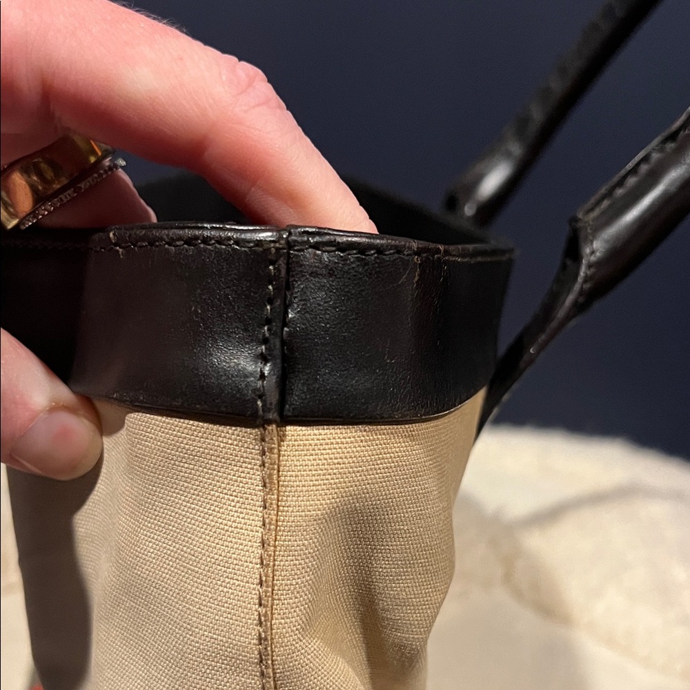 Authentic Vintage Gucci Sherry Line Canvas Tan Tote with Black leather Accents - Picture 8 of 15
